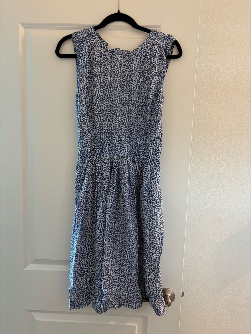 karin stevens Blue and White Floral Midi Dress